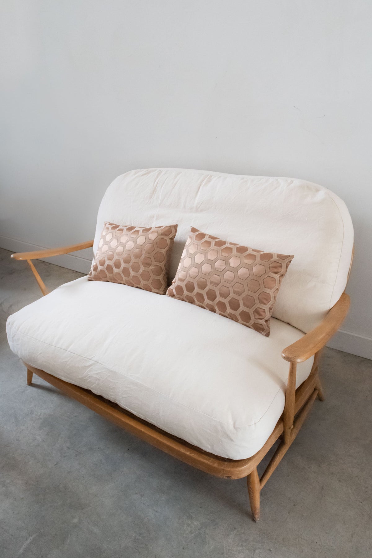 SOFA'S AND DAYBEDS