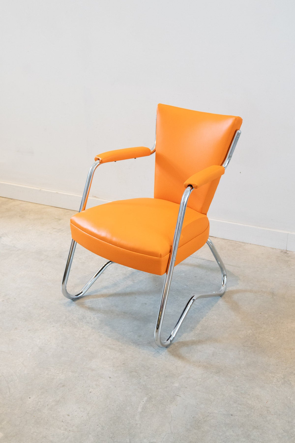 CHAIRS RELAXING