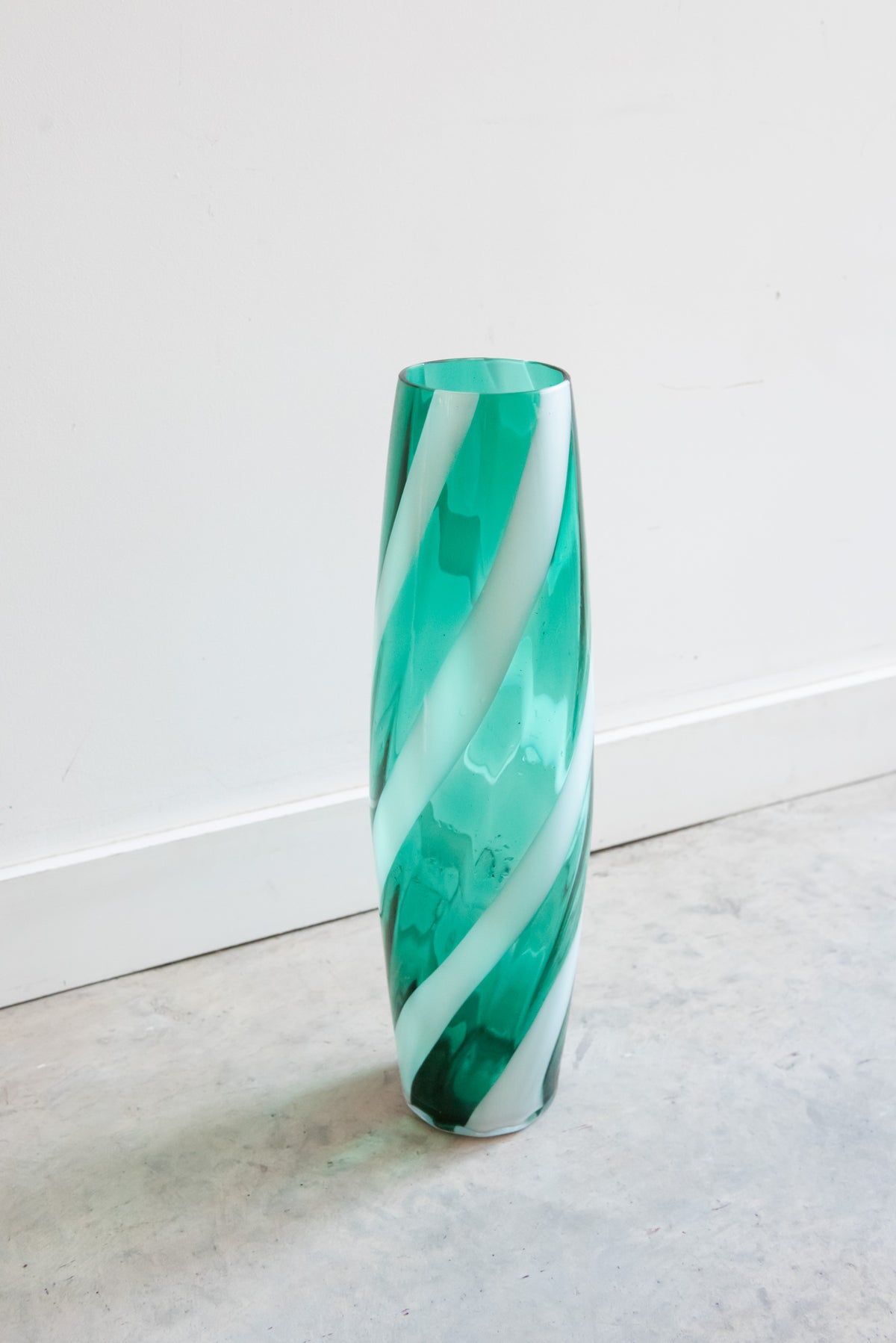 Ovoid green glass Murano vase